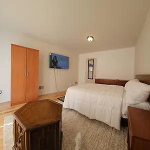  Apartment Travelers' Delight In City